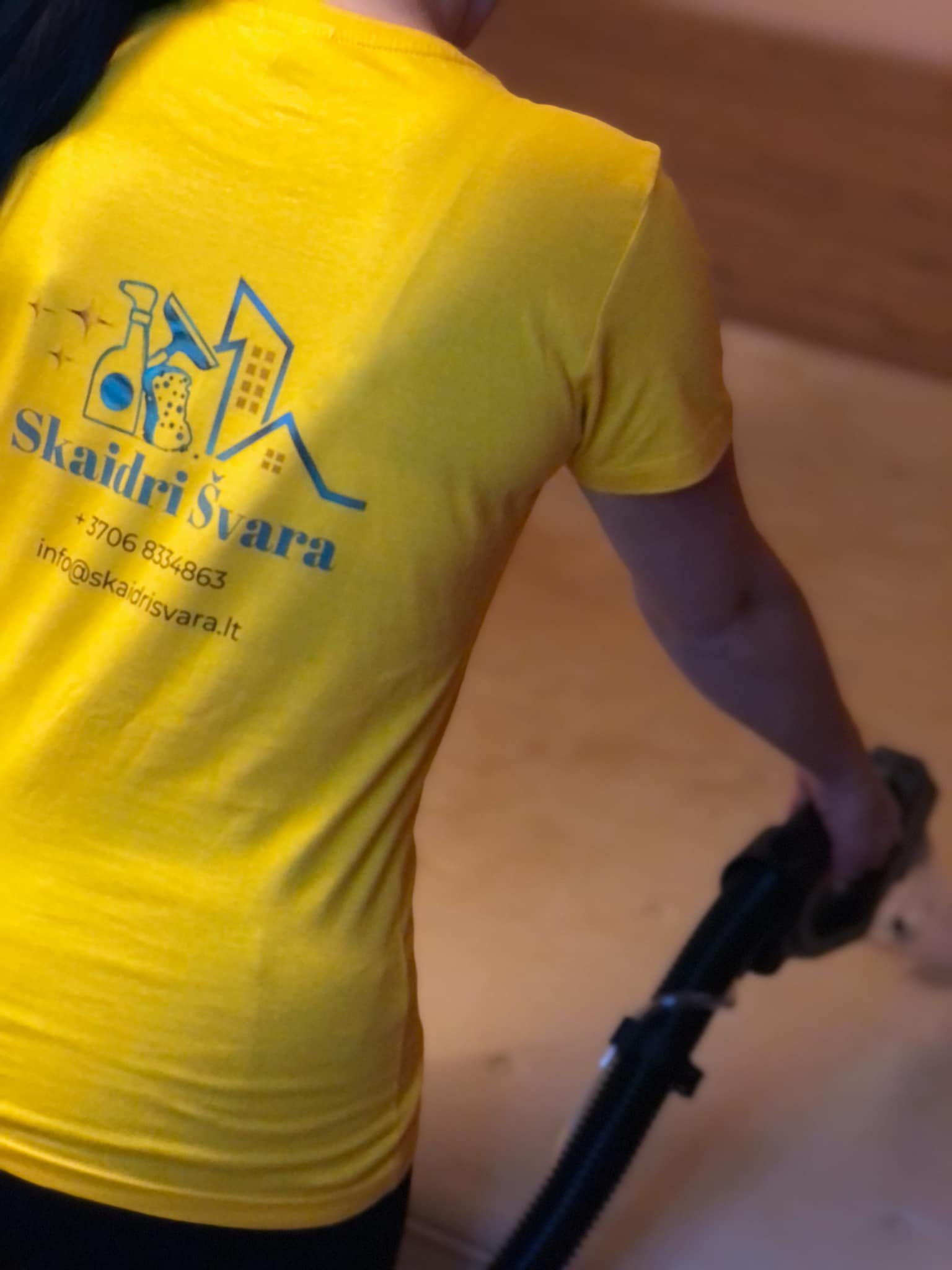 Skaidri Švara darbuotoja